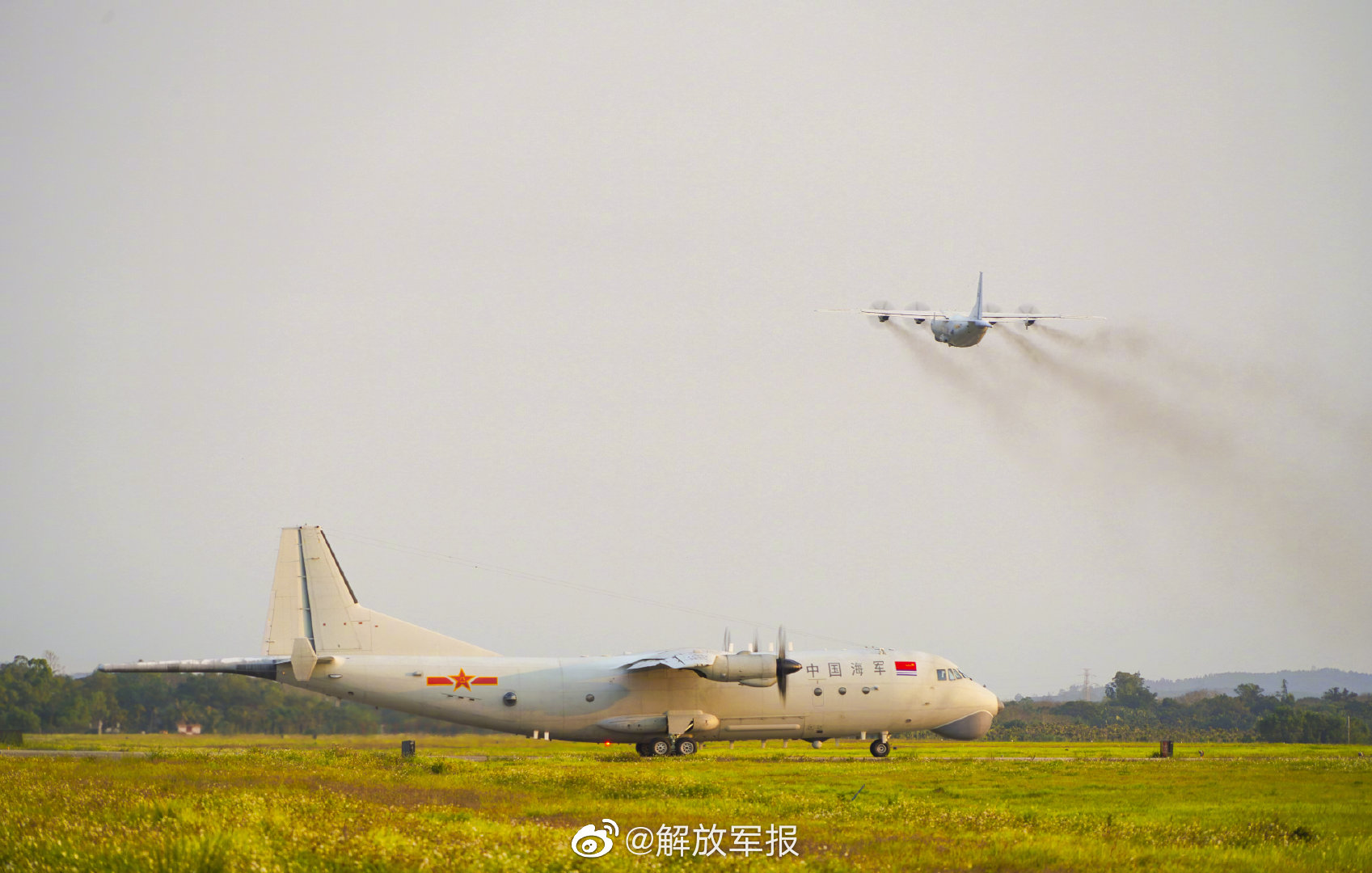 近距離看戰(zhàn)鷹起飛