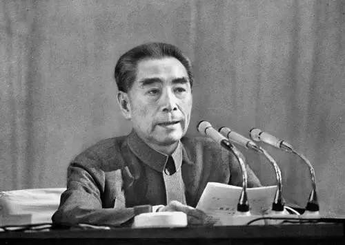毛泽东展现中国智慧进入联合国，“外交天团”