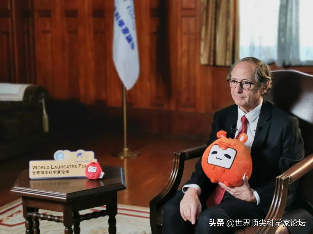 73岁诺奖得主、WLA副主席莱维特：我知道B站，手机玩的贼溜