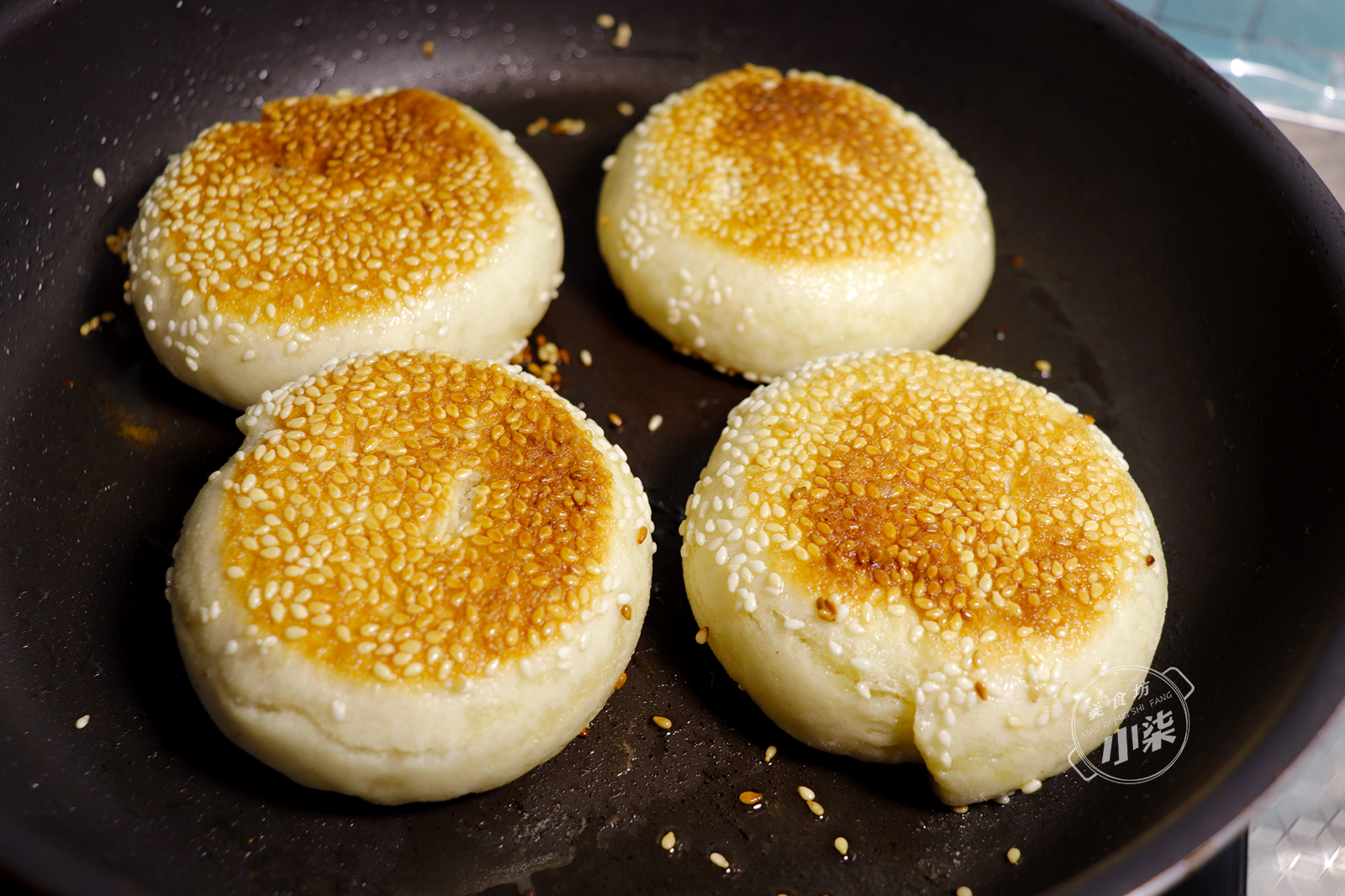 芝麻燒餅這樣做吃著才過癮，外皮酥軟層次多，好吃不上火，太香了