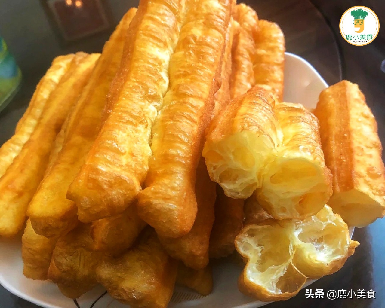 春節早餐怎能少了炸油條，牢記3個竅門，油條酥脆蓬鬆，美味滿足