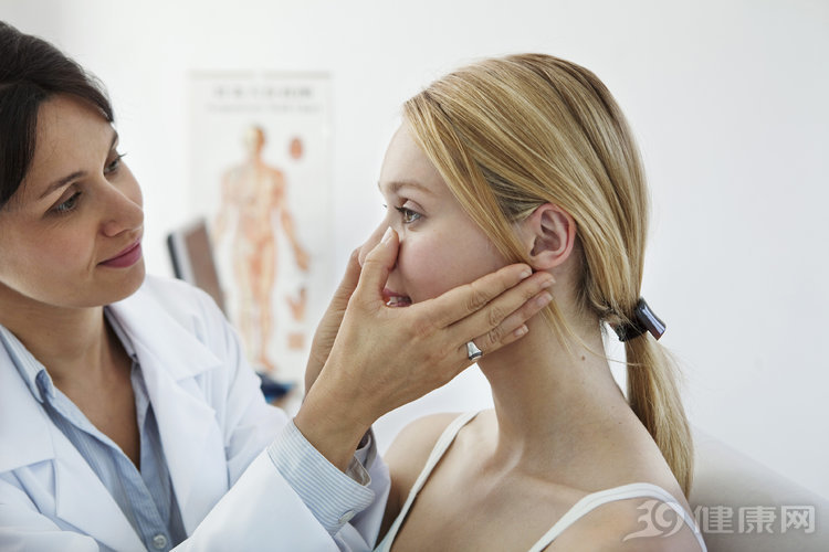 医生告诫：鼻咽癌来临前，身体会有四个异常，希望你早点知道