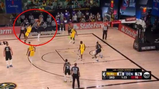 年薪197萬的他場均10分！湖人奪冠卻也不配拿戒指？這被黑得太慘了！-黑特籃球-NBA新聞影音圖片分享社區