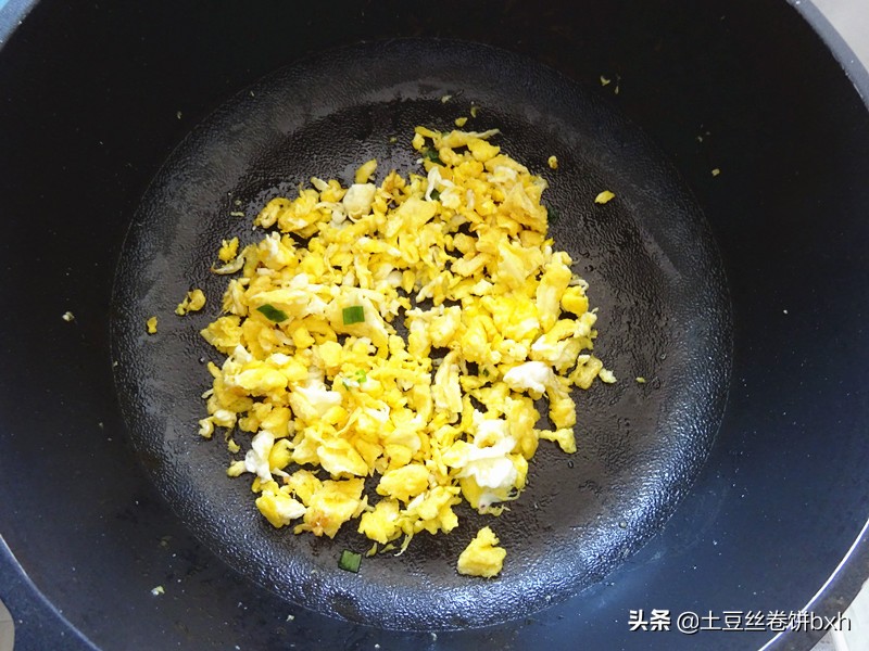 秋天，这馅做包子就水煎，暄软焦脆又营养，几天不吃就馋得慌