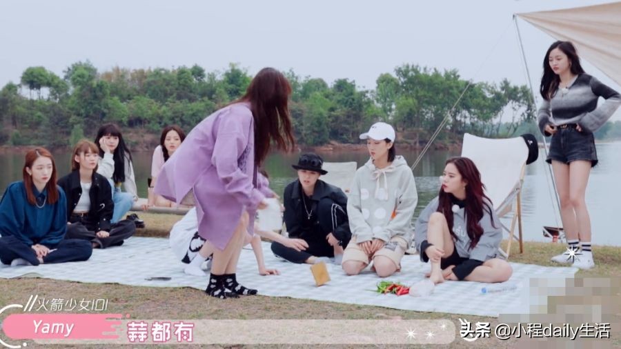 徐梦洁被纸巾盒硌到流眼泪，其他人都不担心，