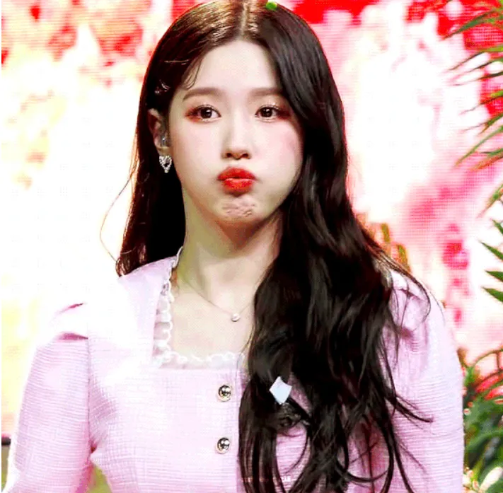 新一代女爱豆颜值TOP是?;LISA SOLO出道为何一拖再拖?