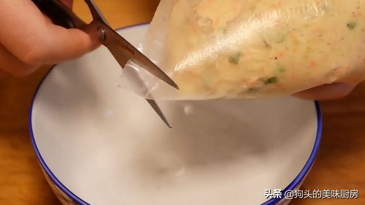 土豆不要炒著吃了，教你一個新吃法，簡單美味，上桌全家都愛吃