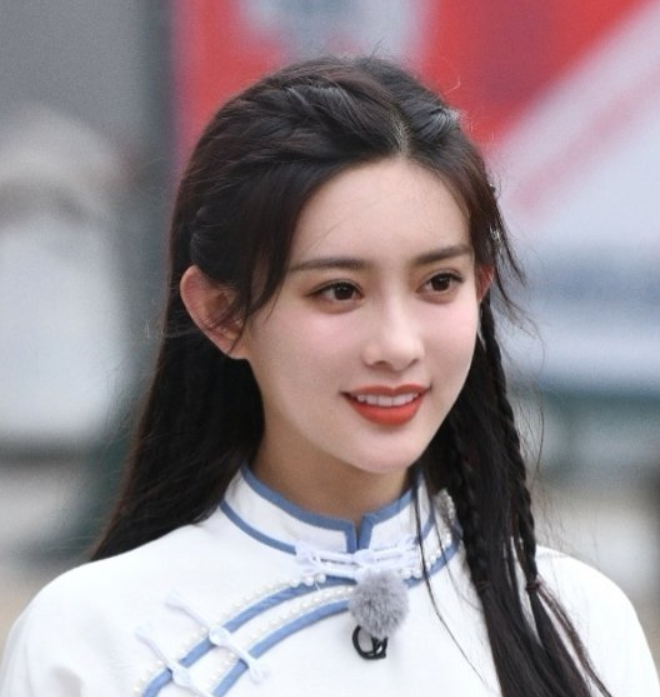 32歲楊穎遇上25歲的孟子義，光看無濾鏡生圖，誰顏值高低一目了然