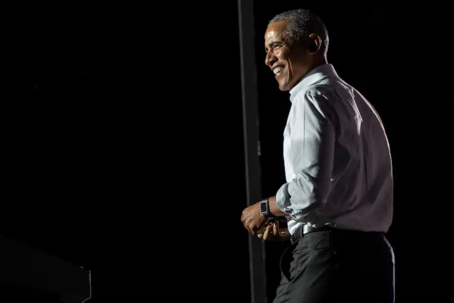 俄罗斯讽刺节目�黑脸�演员扮演奥巴马，美媒：你种族歧视了