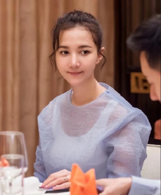 她出道30年零绯闻，低调嫁给朱孝天，这才是圈内“最干净女星”