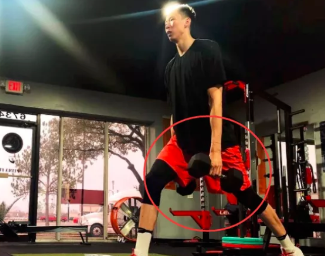 知耻后的“男篮一哥”周琦，为何上个《吐槽大