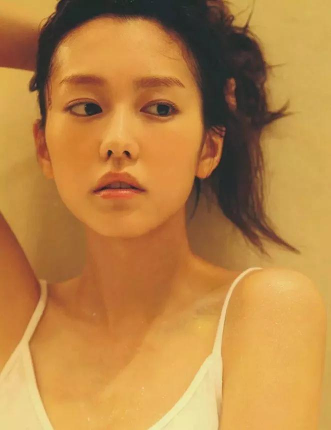 全球最美100人之一 桐谷美玲 穿越回舊時光 Mdeditor