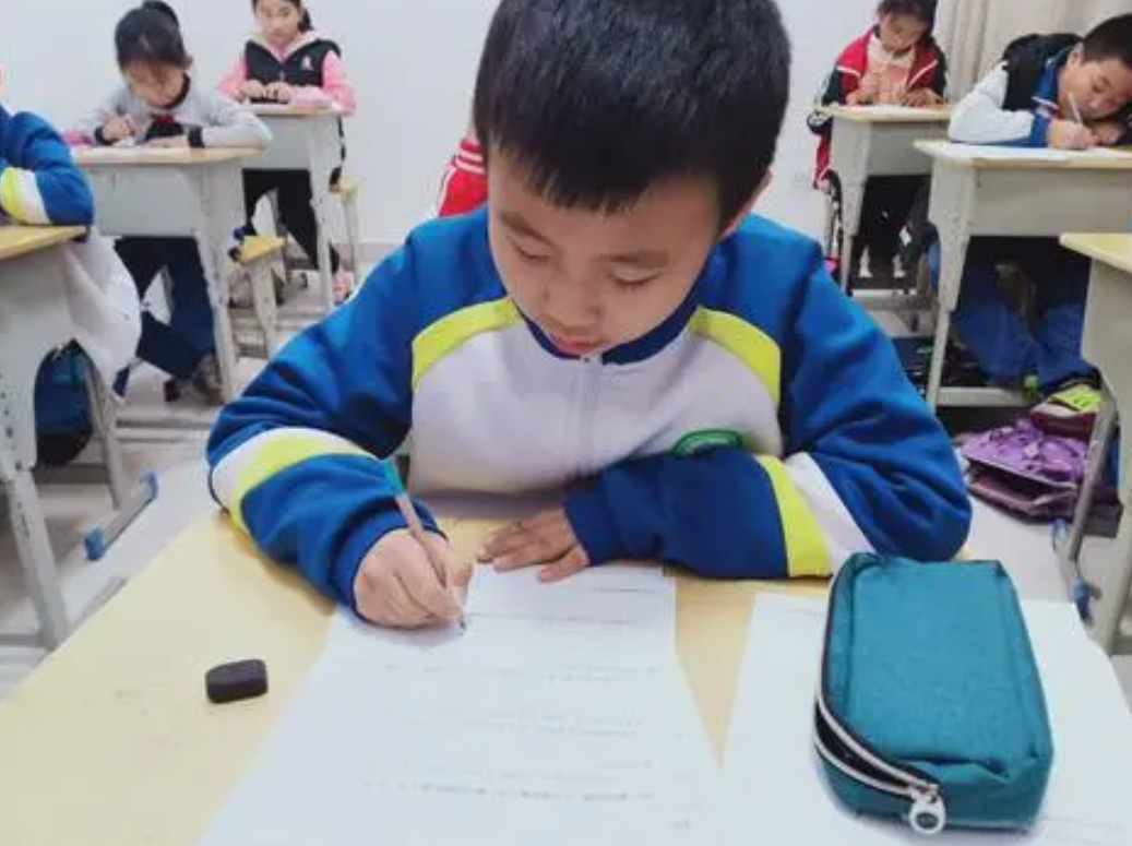 中小学推行5+2课后服务，9月1日或将全面落实，老师听后面露难色