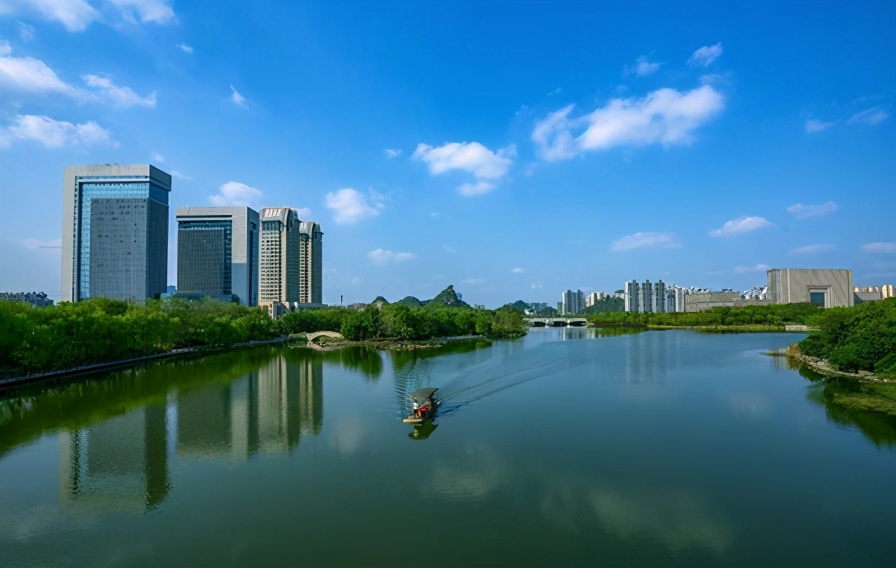 现场火爆！大湾区看房团 抄底世界旅游城