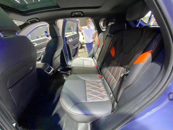 实拍哈弗神兽 ，造型比车名犀利，满油续航1000km