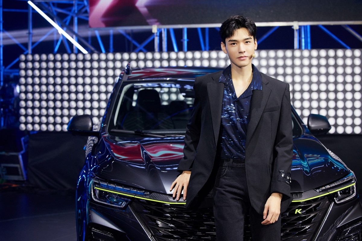 荣威RX5 PLUS正式上市，领潮惊喜价9.88-13.48万元