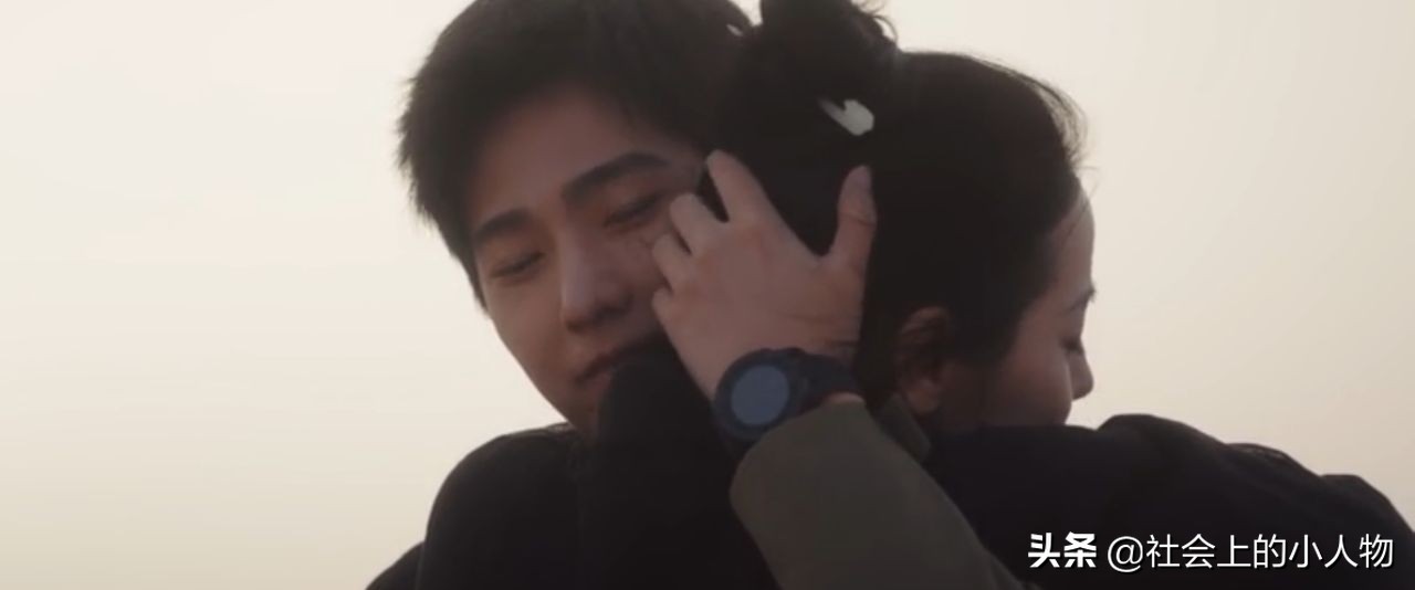 七夕时节，一个在翻译论文、一个在背通告