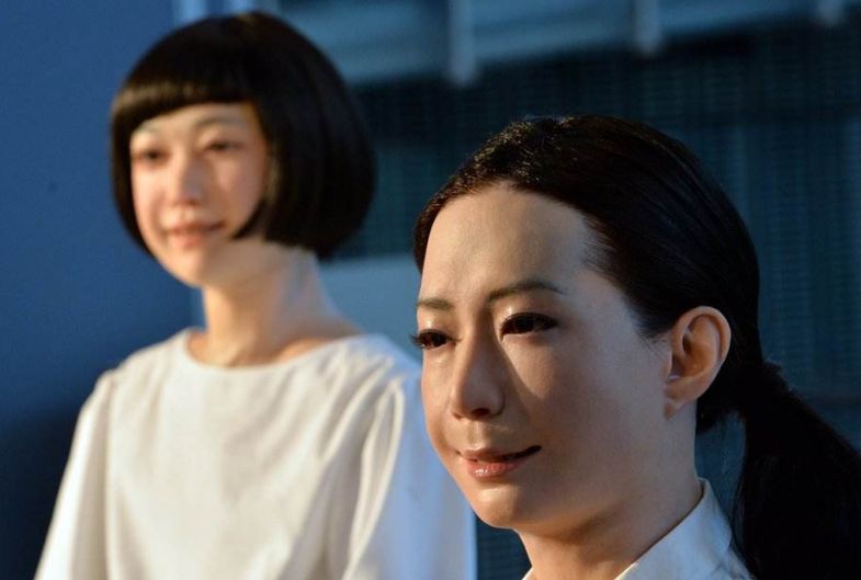 日本推出机器人“妻子”，拥有3大功能，能替代