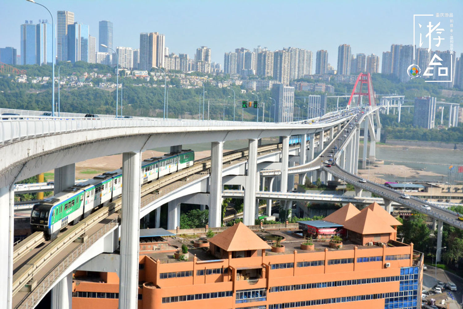 重庆菜园坝的九龙门：立交桥上的废弃喷泉，山城第一代“燃气灶”