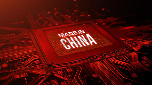 美国禁供华为芯片，华为就遭受巨大打击，这是