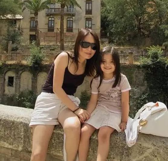 出生加拿大，以中国血统为荣！18岁天才少女夺大满贯感激华人母亲