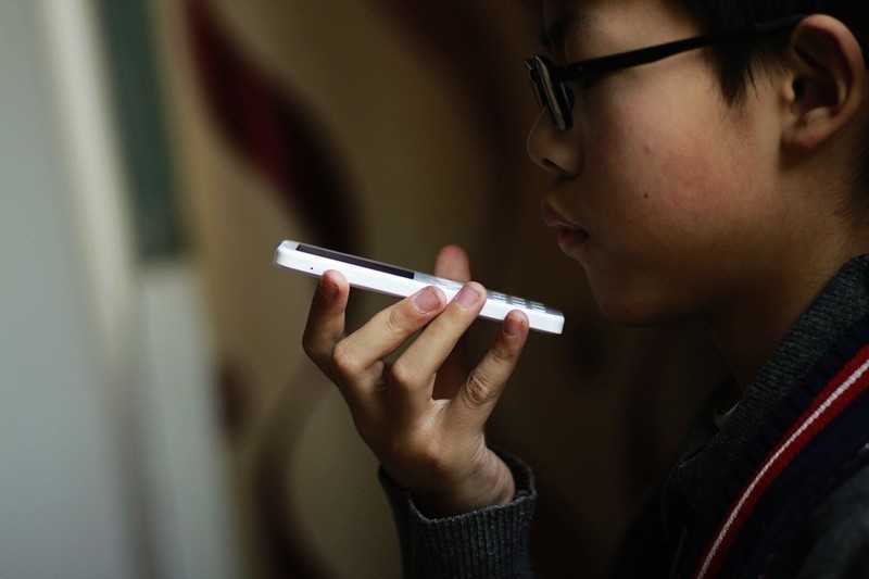 和大家一起了解一下这款最智能的功能机 多亲AI电话F21s