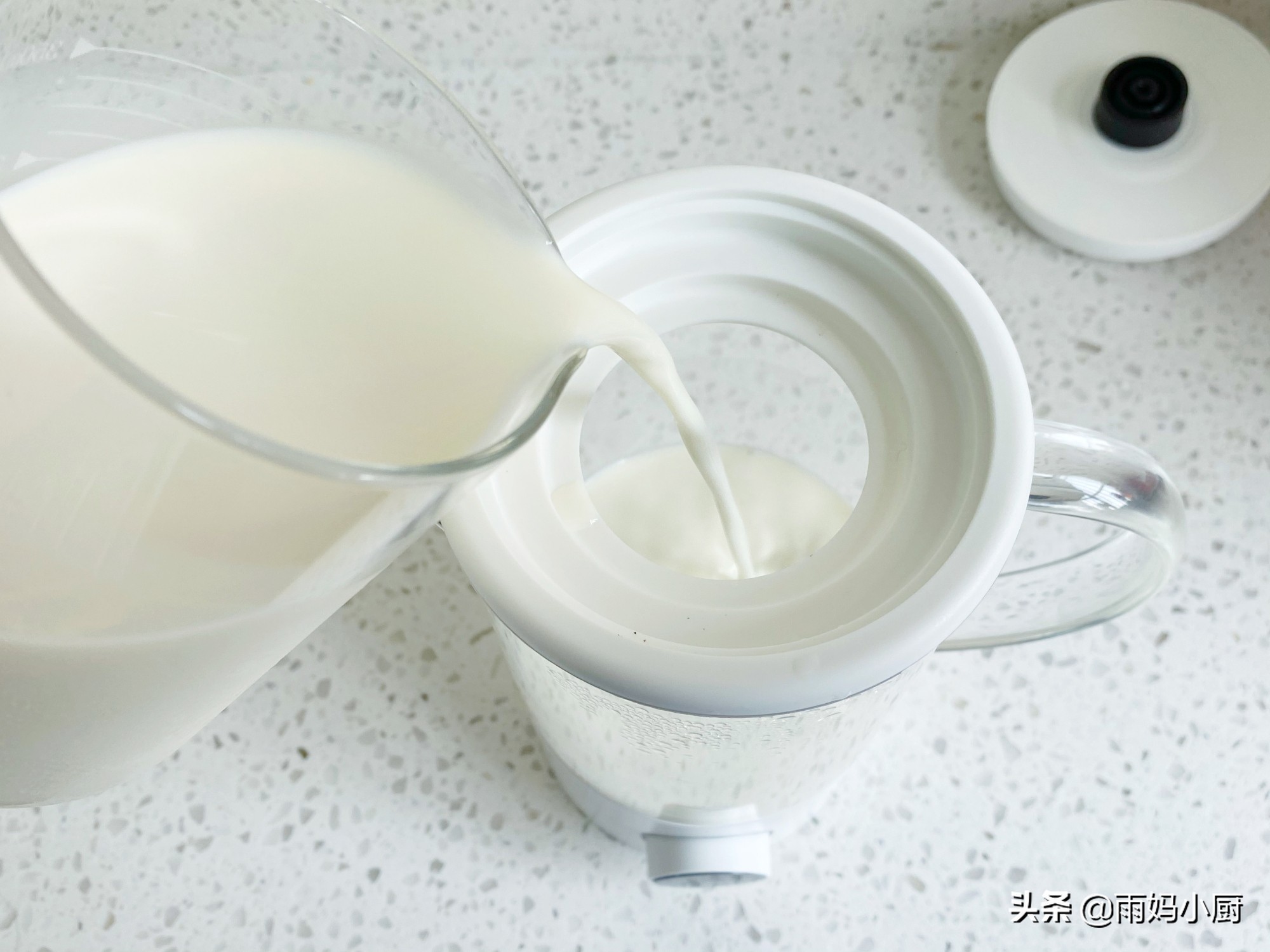 做奶茶原來這麼簡單，放入食材，十多分鐘搞定，珍珠Q彈奶茶香濃