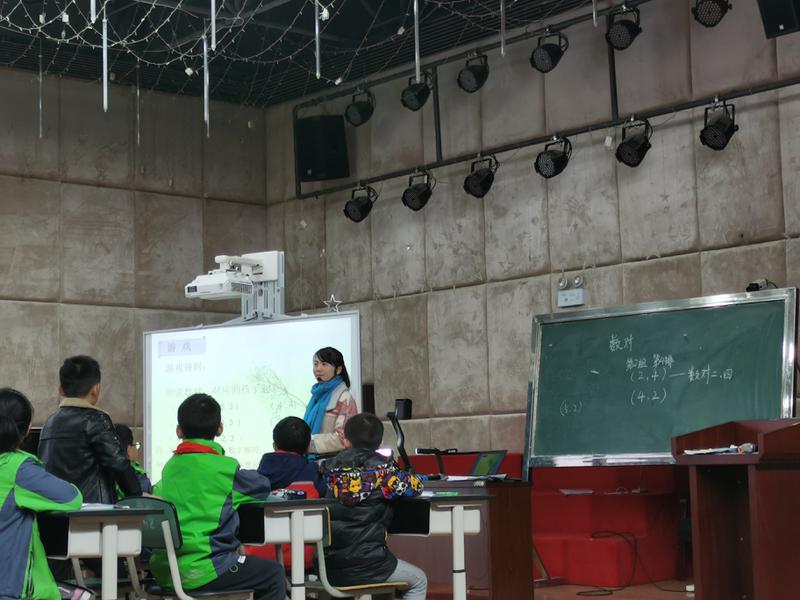 强队伍 促质量 塑荣光丨协和实小明湖教师数学学科新教师亮相课