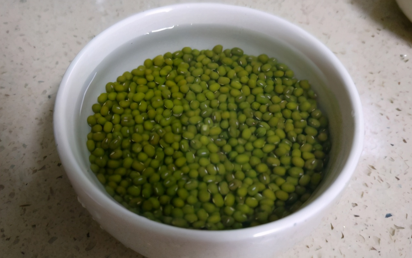 煮綠豆湯，總是耗費太長時間怎麼辦？ 學會一個妙招，十分鐘煮好