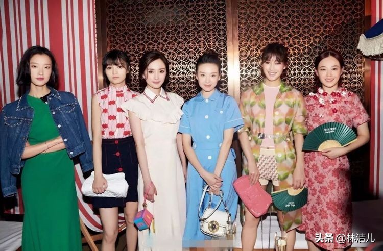 女明星合照这么有心机？刘诗诗、李小冉的抢镜