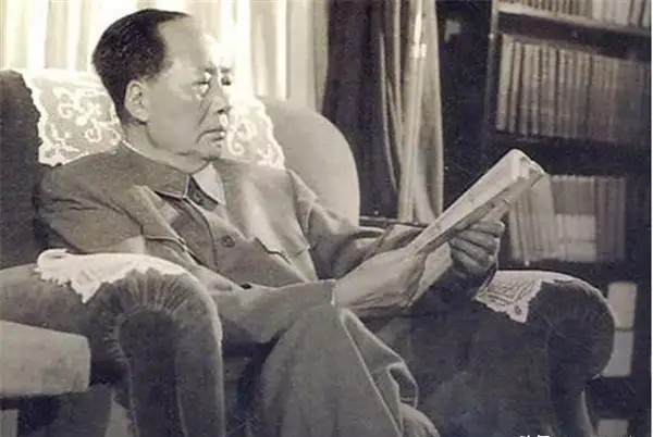 林彪不同意出兵朝鲜有两个原因，毛主席力排众议决定一定要出兵