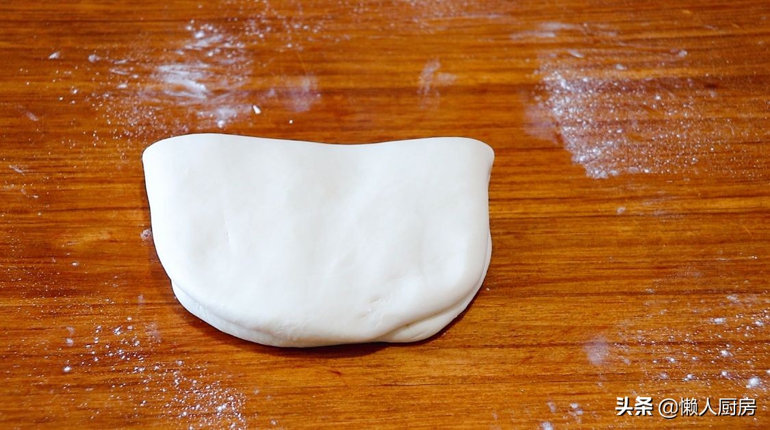 過年做這道小吃，包滿花生餡，寓意錢包滿，是招待客人必備的食品