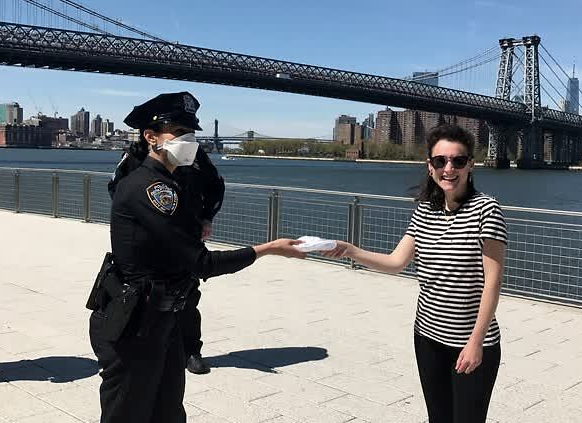 1万多美国人白死了！纽约天气转好，数万人涌入