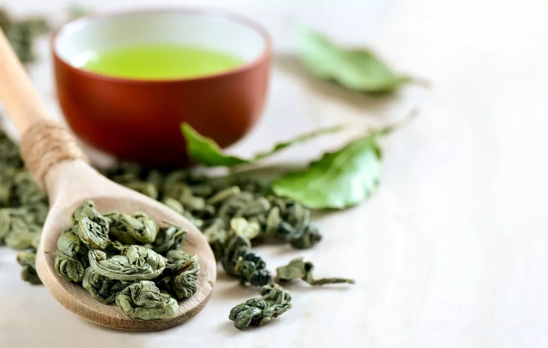 夏天最不该喝3种茶,伤胃致癌堪比毒药!最该喝6种茶,养肝护胃胜似补药