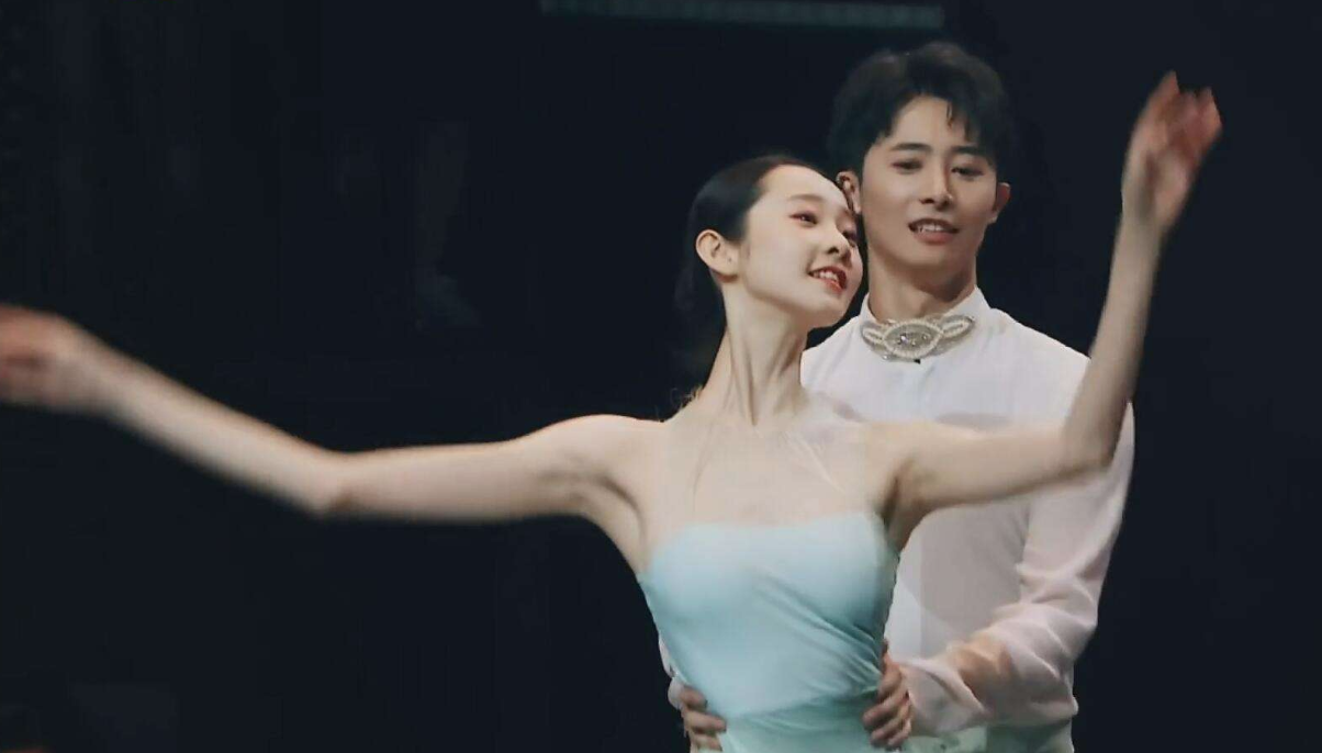 《创造营3》选手想靠哭出道，黄子韬严厉呵斥！想复制杨超越？