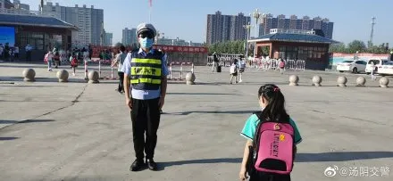 重庆|开学第一课 | 重启“护学岗”，我们同步“开学”啦！