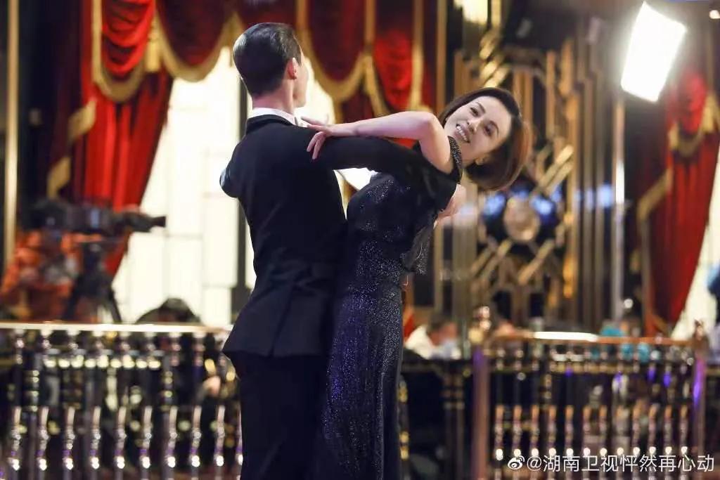 " like that again enchanted " close inspect pick laurel, piano sings and plays Wu Yongen win heart of princely Wen Fang