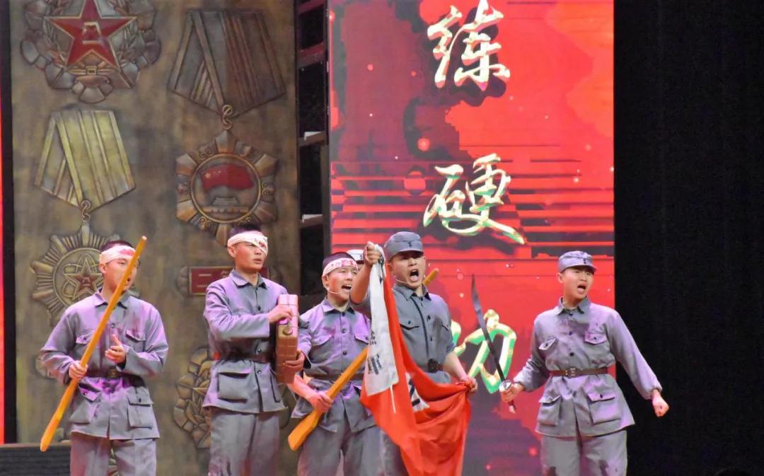 ���Ƚ����á��侯<a href=http://www.cngansu.cn/news/ target=_blank class=infotextkey>����</a>�ܶӰ���֧�� | ½����82���ž�ĳ��