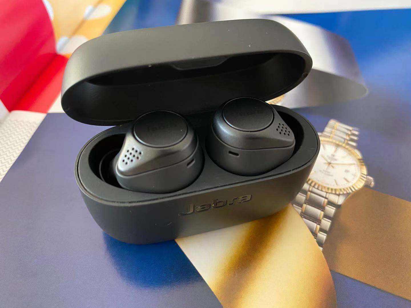 出色高音质，小巧机身佩戴无感Jabra ELITE 75t真无线蓝牙耳机测评