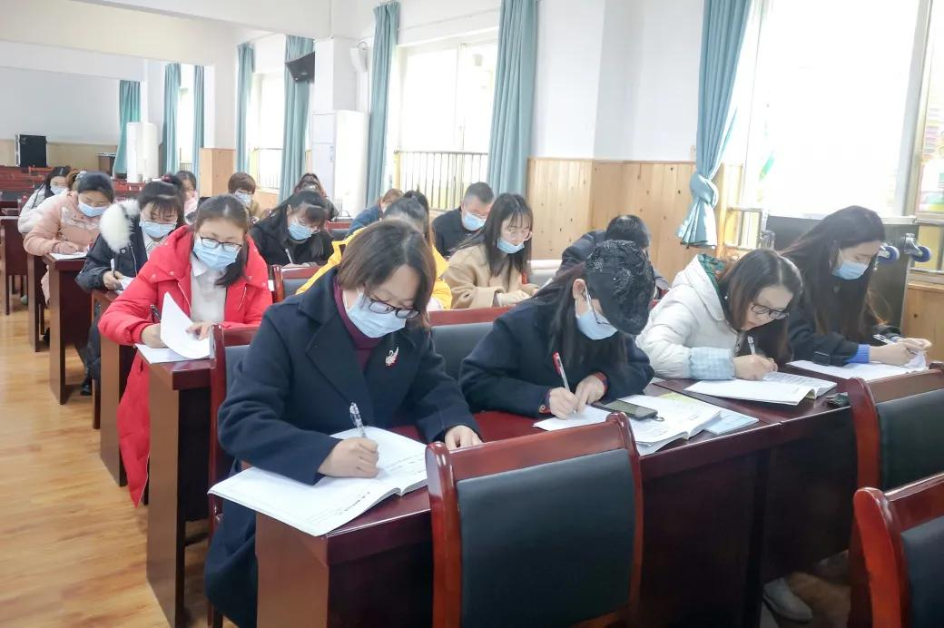 “犇”赴新学年 齐心谱新篇——双流区公兴小学班(辅)工作会 “犇”赴新学年 齐心谱新篇——双流区公兴小学班(辅)工作会