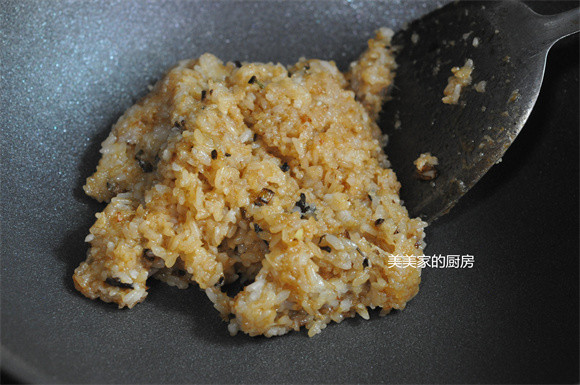 天热孩子不吃饭，多做包饭给他吃，一包一煎，低脂高蛋白，开胃