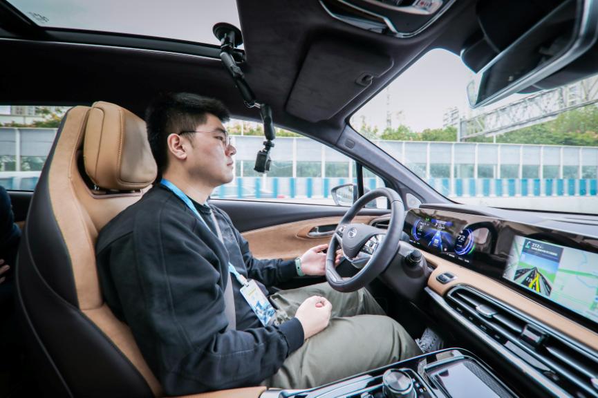 L3级自动驾驶初体验，试驾豪华智能超跑SUV埃安LX