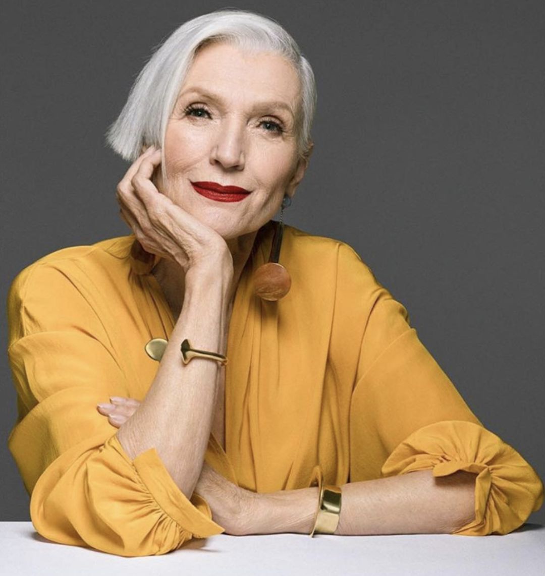 最赚钱的老年模特，被家暴9年，养大3个亿万富翁，儿子创立特斯拉