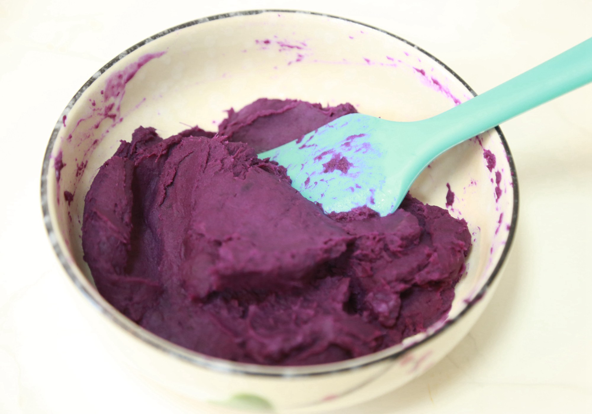 Self-restrained " wrap around Sa " , the family gives full marks! Do not knead dough not to ferment, crisp pulls silk again, delicious exploded