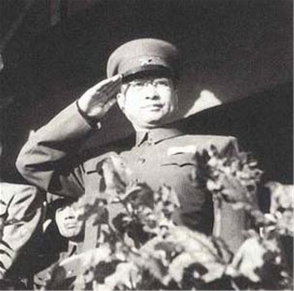 杨庆兰：17岁从战场背回一名重伤员，解放后，开