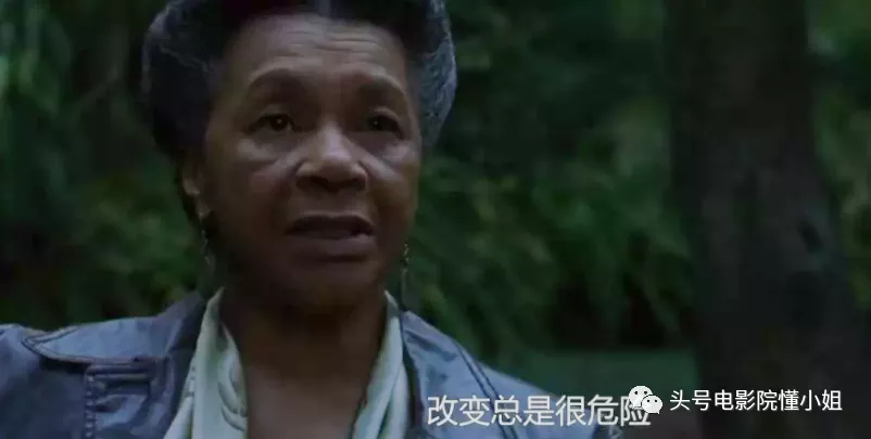 《黑客帝国4》再爆照!56岁里维斯难掩老态,标志性大胡子不见了