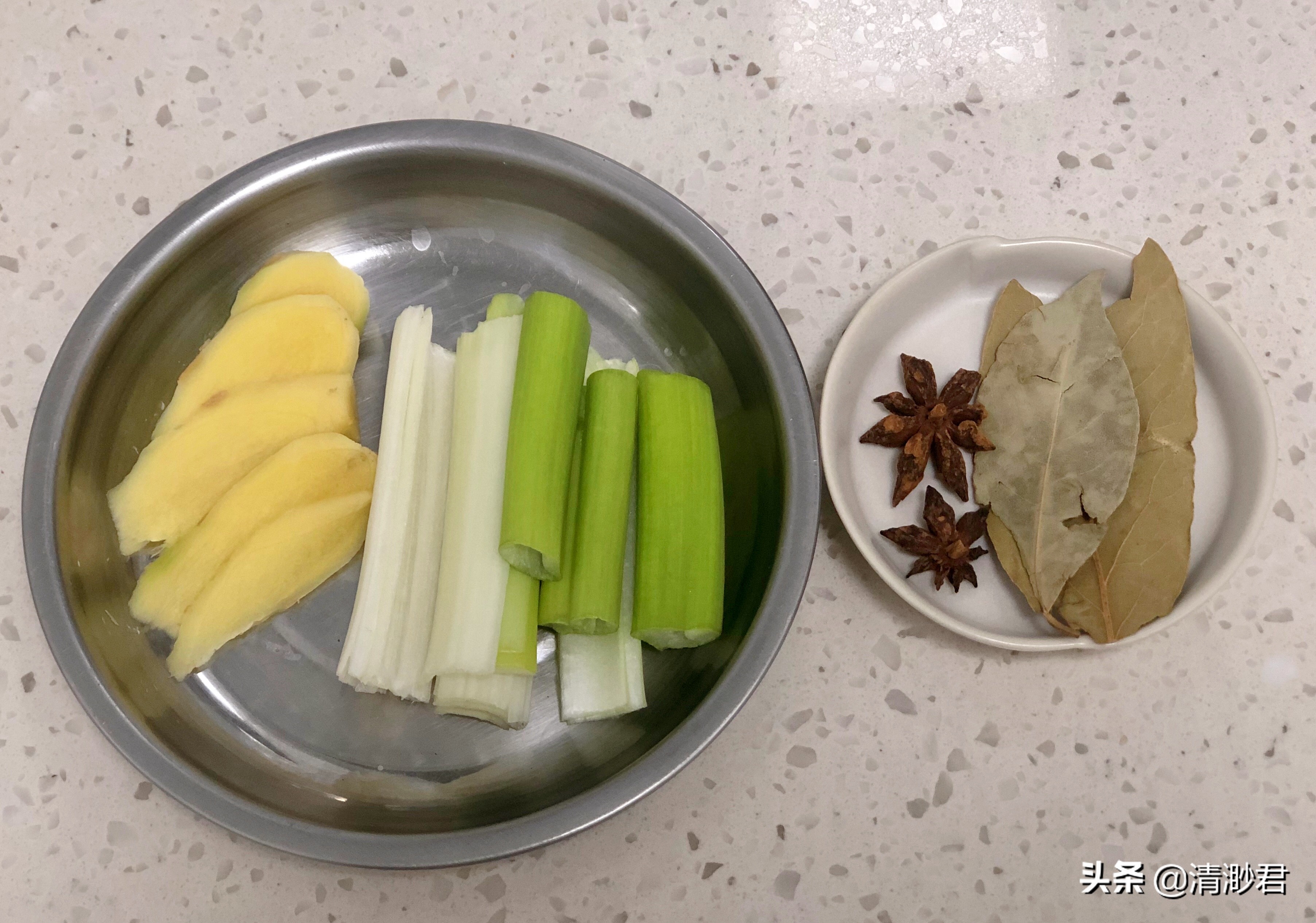 炖牛肉有诀窍，老师傅说“多加1物4窍门”，牛肉软烂入味不塞牙