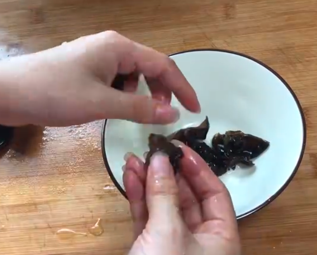 圖片[1]-木耳炒肉的做法 肉片滑嫩可口冬天要多吃-起舞食譜網