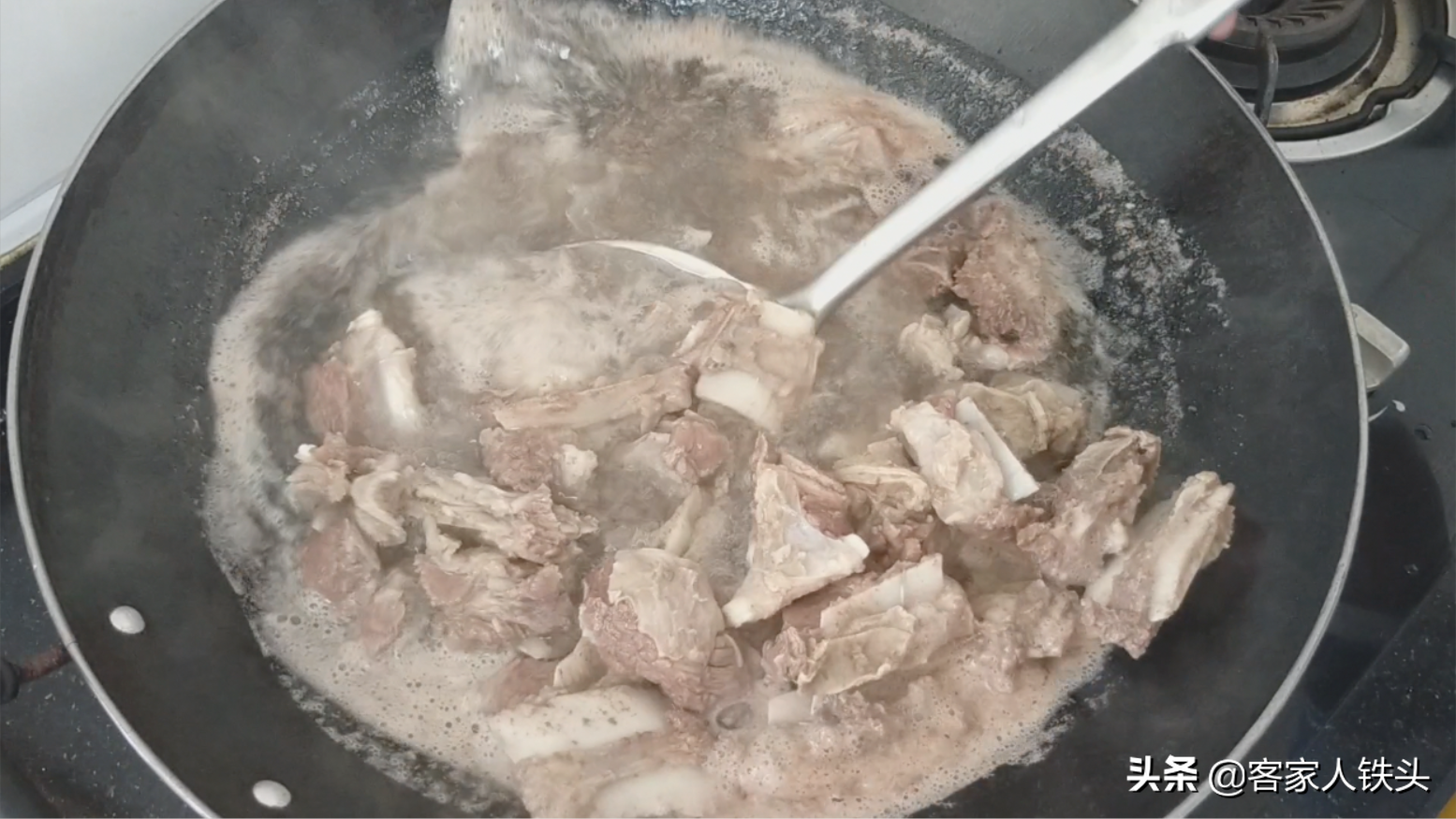 电饭锅做菜也能赛过大厨？教你技巧，新手也能做一锅比饭店香的菜