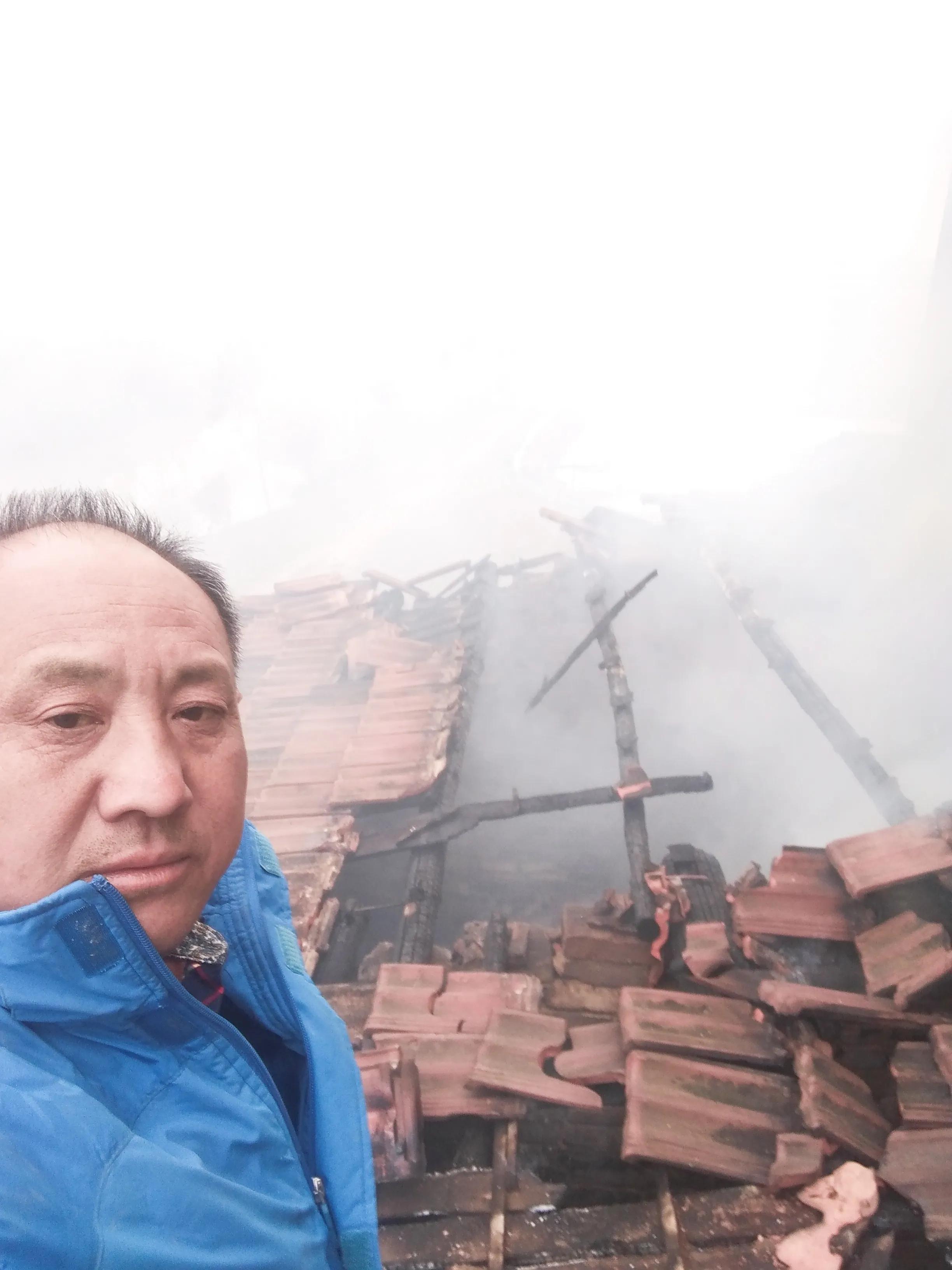 柘木一民宅發(fā)大火  退伍軍人陳國緯沖入火海及時(shí)撲滅